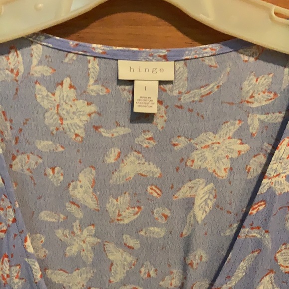 Hinge lavender floral cap sleeve. Covered buttons. POCKETS!! A dream come true. - Picture 2 of 4